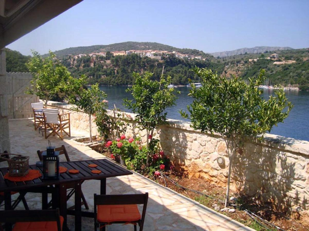 Meganisi Blue Apartment Spartokhórion Dış mekan fotoğraf